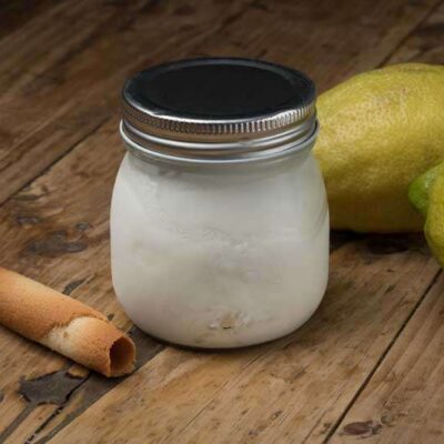 Helado de crema de limón artesano