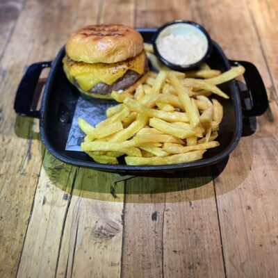 Hamburguesa de Vaca con Patatas